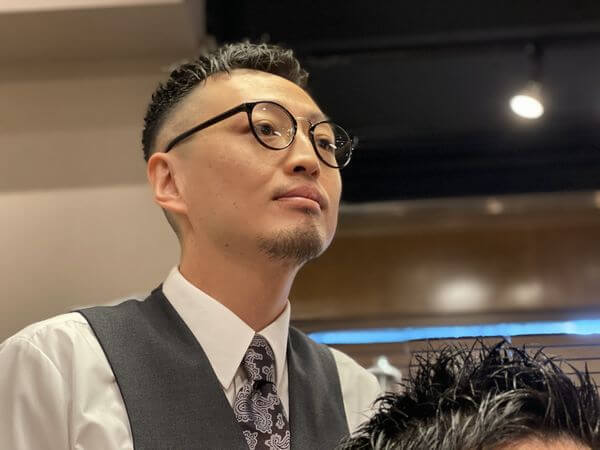 仕事をしている姿