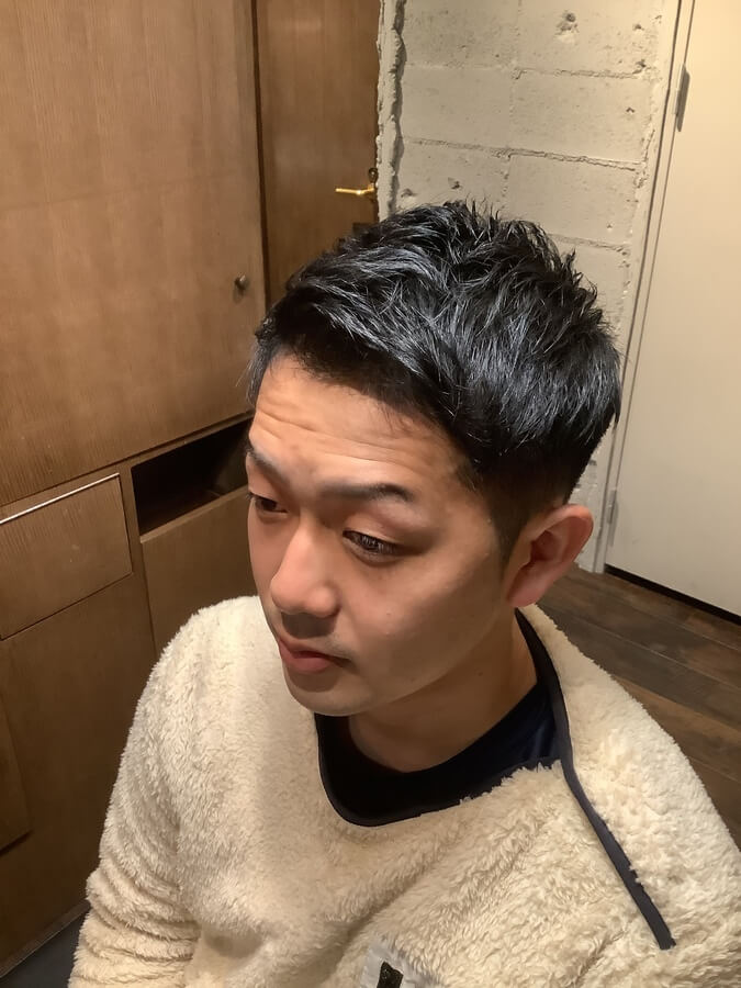 刈り上げ×束感ショート×アップバング1