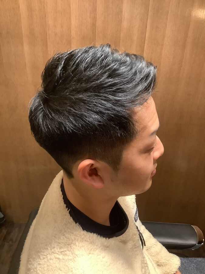 刈り上げ×束感ショート×アップバング2