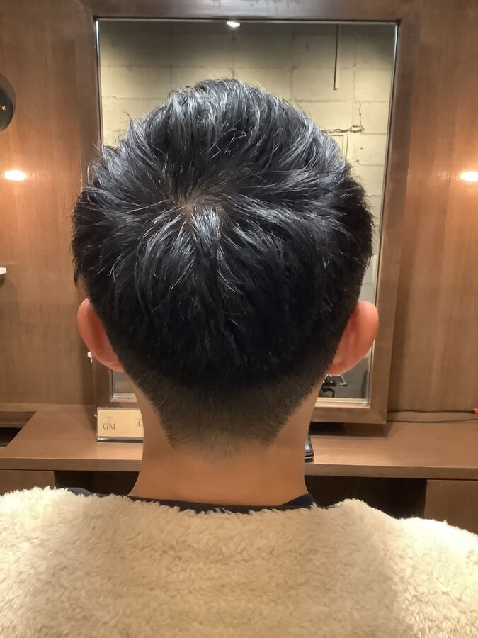 刈り上げ×束感ショート×アップバング3